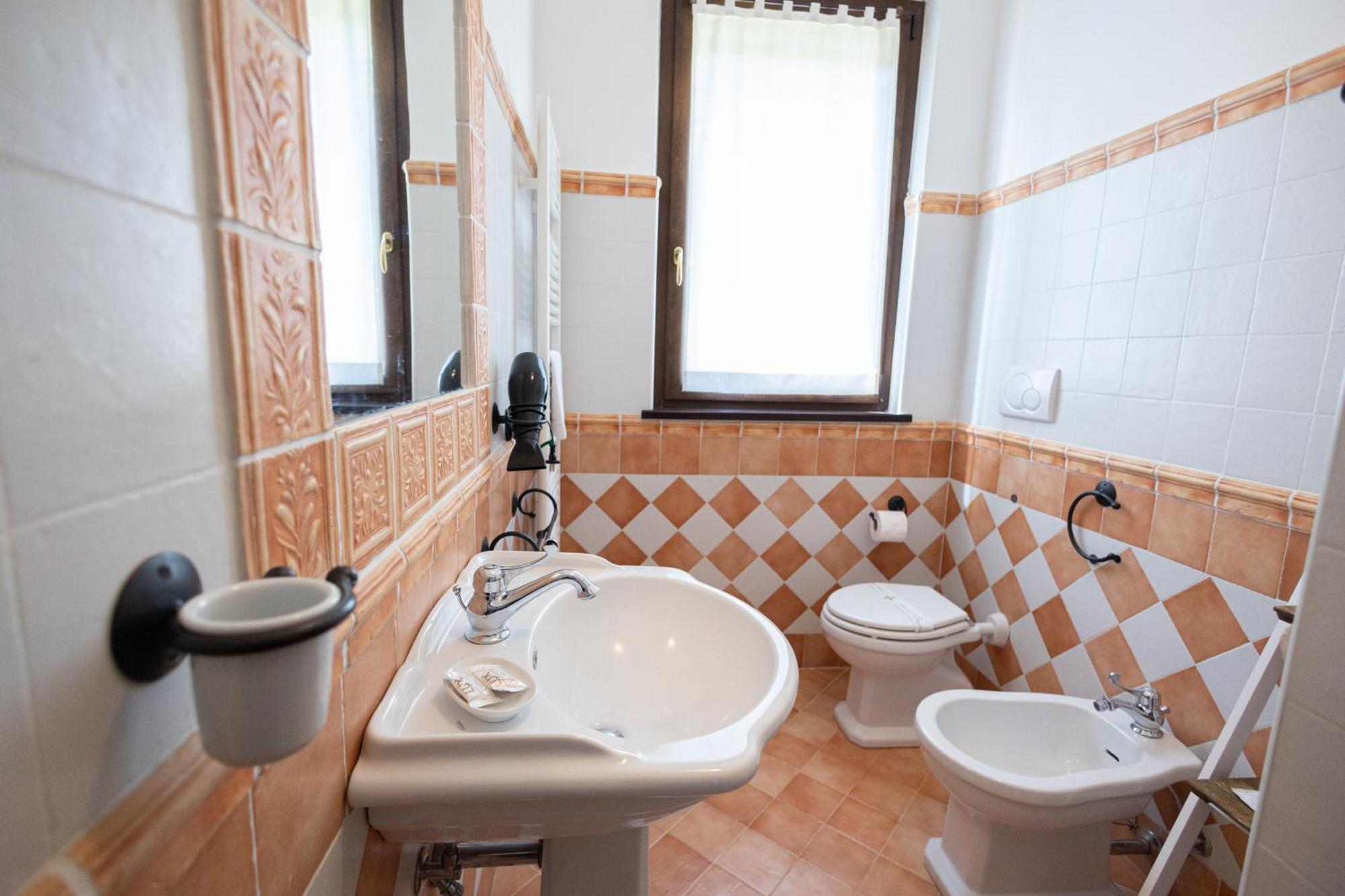 Di Colle In Colle - Country House With Private Pool トゥオーロ・スル・トラジメーノ エクステリア 写真