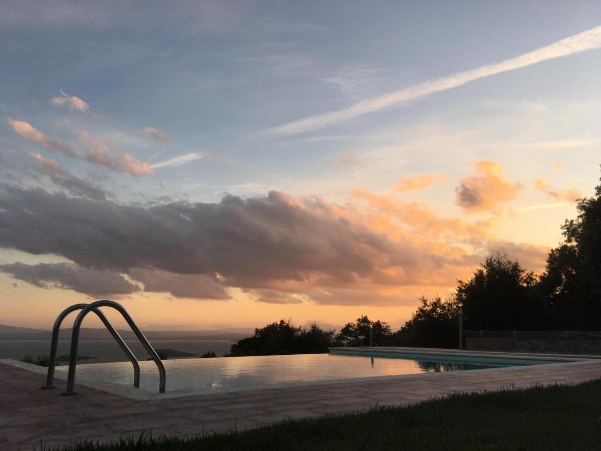 Di Colle In Colle - Country House With Private Pool トゥオーロ・スル・トラジメーノ エクステリア 写真